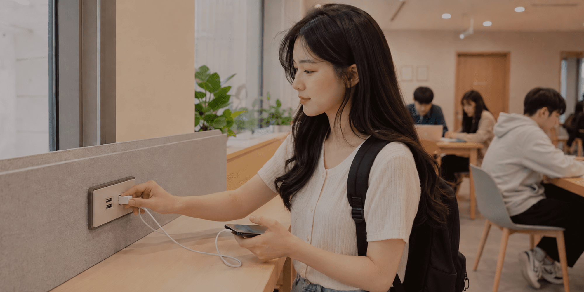 공용 USB 충전기, 그냥 써도 될까? 안전하게 쓰는 방법 5가지
